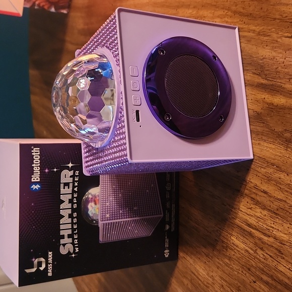 Shimmer wireless Bluetooth speaker - Picture 3 of 3